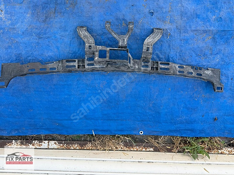 Mercedes E Tampon Braketi (Arka)