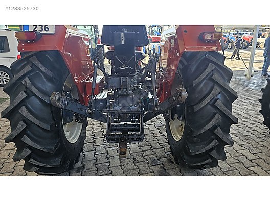 Machinery / Agricultural Machines / Tractors / New Holland / 54C