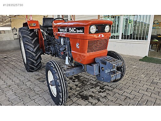 Machinery / Agricultural Machines / Tractors / New Holland / 54C