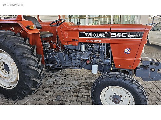 Machinery / Agricultural Machines / Tractors / New Holland / 54C
