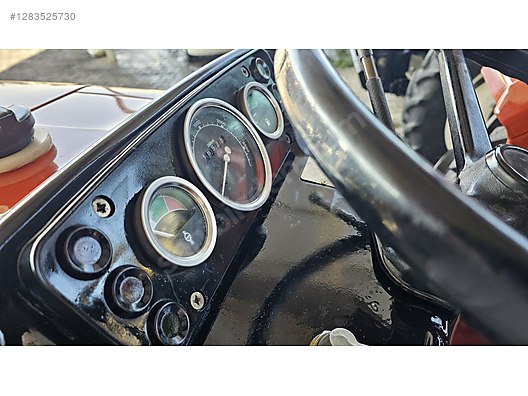 Machinery / Agricultural Machines / Tractors / New Holland / 54C