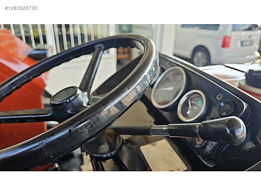 Machinery / Agricultural Machines / Tractors / New Holland / 54C