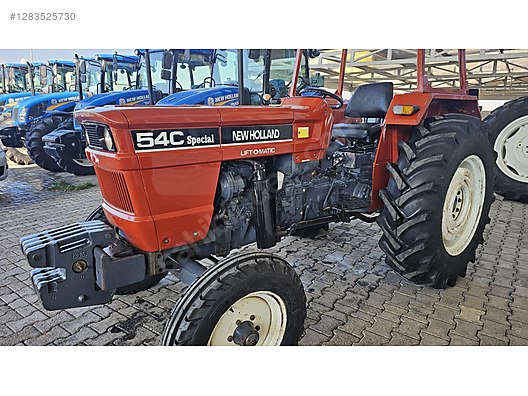 Machinery / Agricultural Machines / Tractors / New Holland / 54C
