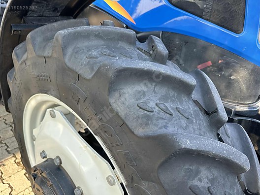 Machinery / Agricultural Machines / Tractors / New Holland / TR5.100