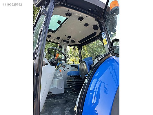 Machinery / Agricultural Machines / Tractors / New Holland / TR5.100