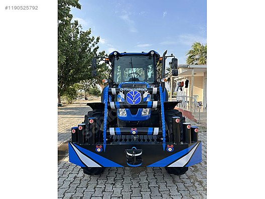 Machinery / Agricultural Machines / Tractors / New Holland / TR5.100