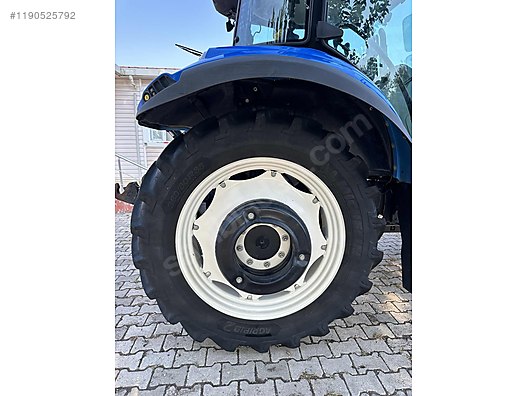 Machinery / Agricultural Machines / Tractors / New Holland / TR5.100