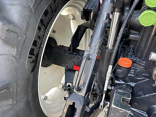 Machinery / Agricultural Machines / Tractors / New Holland / TR5.100