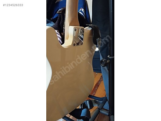 Squier Elektro Gitar