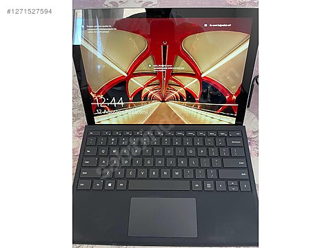 Microsoft Surface Pro 5 256 GB Tablet - 1271527594