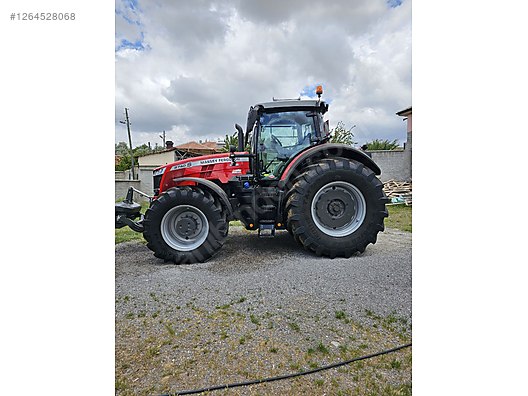 Machinery / Agricultural Machines / Tractors / Massey Ferguson / 8740 S