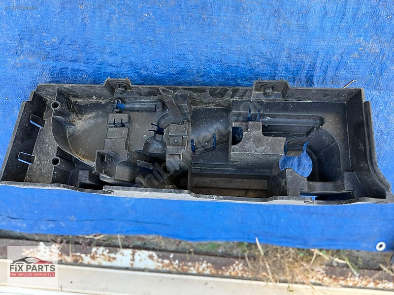 Mercedes E Bagaj Plastiği