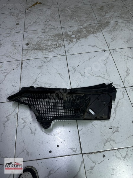 Mercedes E Ön Cam Izgarası
