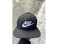Nike şapka