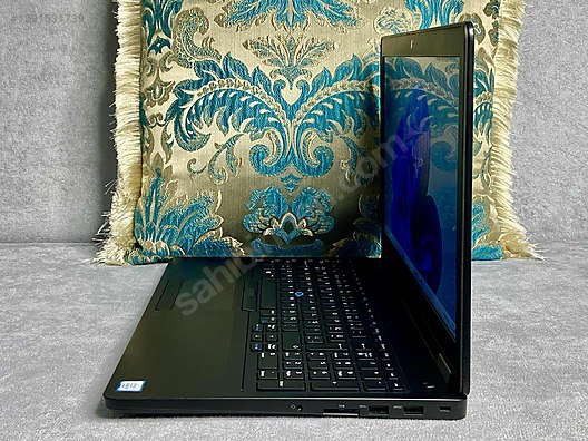 Dell / Dell Latitude E5570 İ7-6820Q-16 GB Ram-240 GB m2 ssd