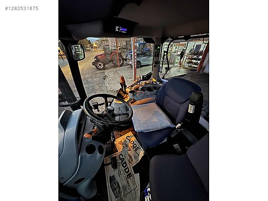 Machinery / Agricultural Machines / Tractors / New Holland / TR6.135S