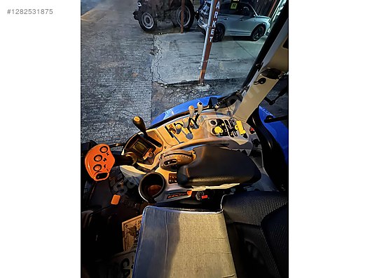 Machinery / Agricultural Machines / Tractors / New Holland / TR6.135S