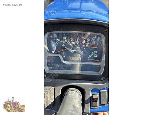 Machinery / Agricultural Machines / Tractors / New Holland / TD90D