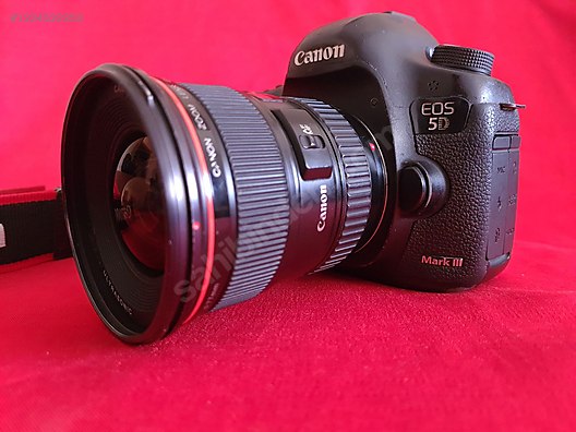 FutureDocBrown 　Canon EOS 5D mark Ⅲ Amazon.com : Canon EOS 5D Mark III 22.3 MP Full Frame CMOS with