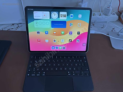 Apple / iPad Pro 3 / İPAD PRO M1 128 GB MAGİC KEYBOARD APPLE