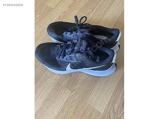 Used & Brand New Items / Sports / Athletics / Running / Shoes