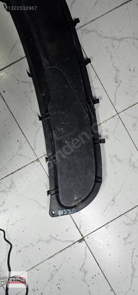 Mercedes S Ön Cam Izgarası