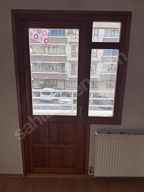 UYGUN SATILIK TEMİZ AHŞAP PENCERE