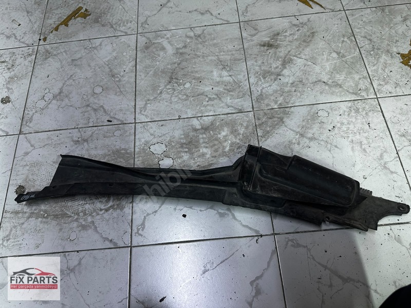 Mercedes S Ön Cam Izgarası