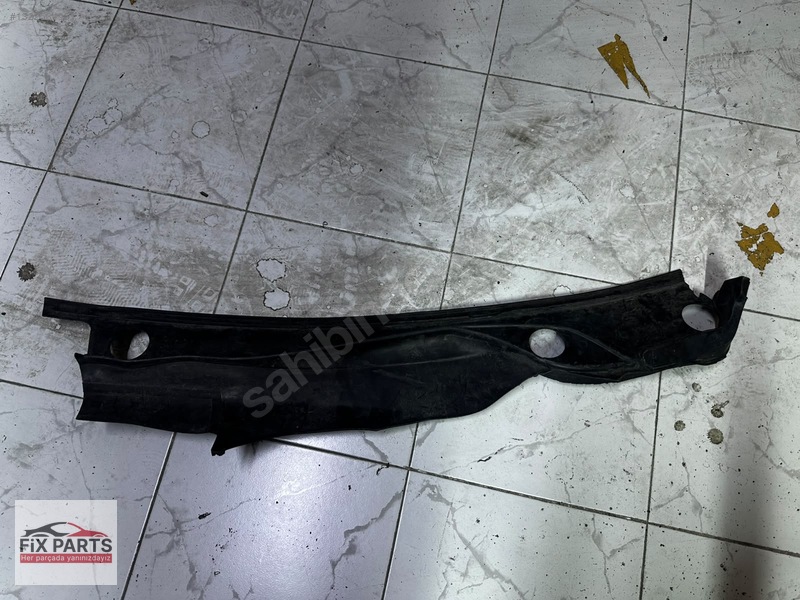Mercedes S Ön Cam Izgarası