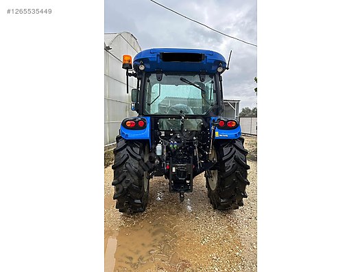 Machinery / Agricultural Machines / Tractors / New Holland / T4.75S