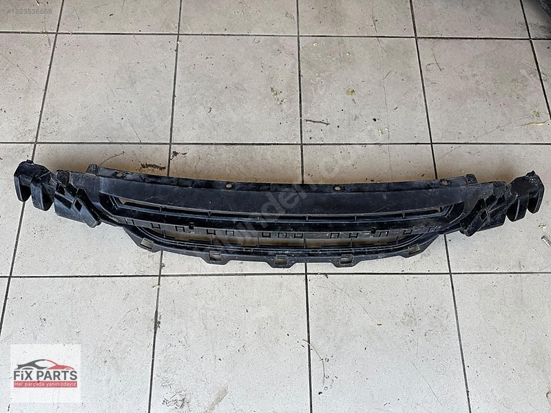 BMW 1 Serisi Tampon Izgarası