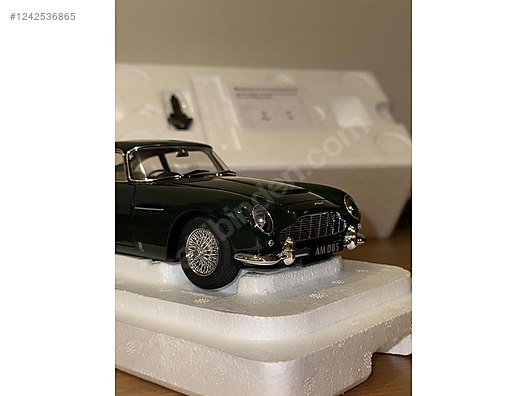 Autoart Diecast Model 1:18 Aston Martin Araba - 1242536865