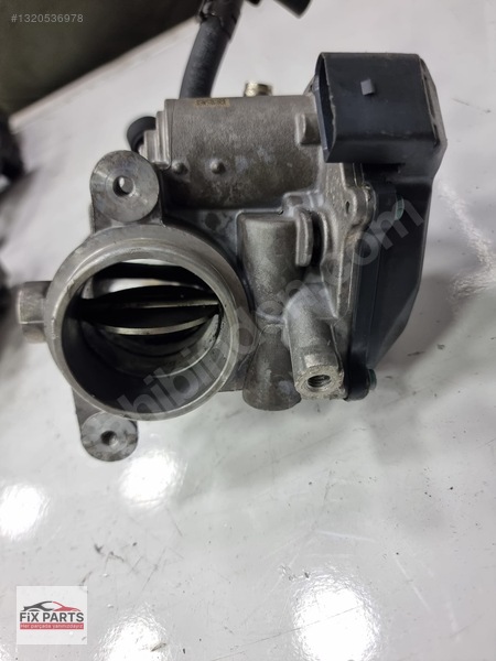 Volkswagen Passat Gaz Kelebeği