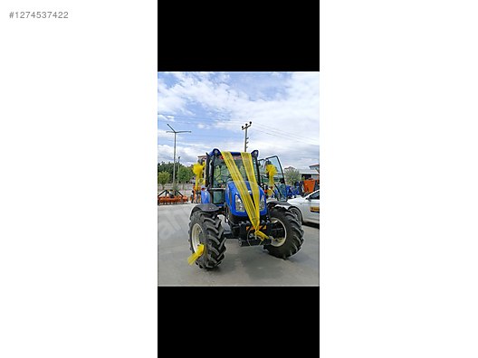 Machinery / Agricultural Machines / Tractors / New Holland / T4.70S