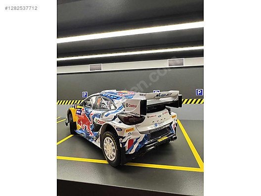 Solido Diecast Model 1:18 Ford Araba