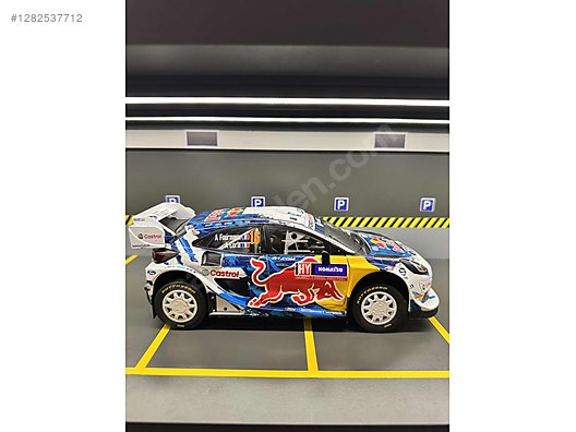 Solido Diecast Model 1:18 Ford Araba