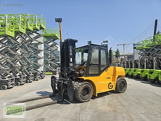 Machinery / Industrial / Carrying & Stacking Equipment / Forklifts / For Sale / Ceylift