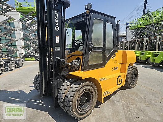 Machinery / Industrial / Carrying & Stacking Equipment / Forklifts / For Sale / Ceylift