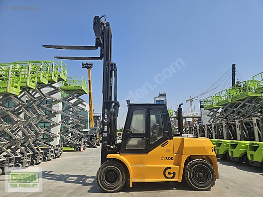 Machinery / Industrial / Carrying & Stacking Equipment / Forklifts / For Sale / Ceylift