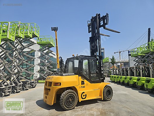 Machinery / Industrial / Carrying & Stacking Equipment / Forklifts / For Sale / Ceylift