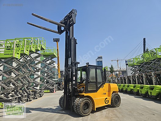 Machinery / Industrial / Carrying & Stacking Equipment / Forklifts / For Sale / Ceylift