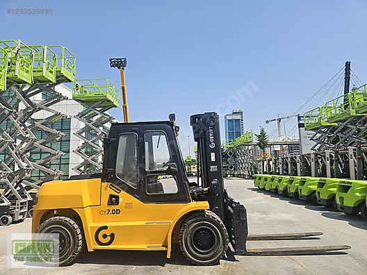 Machinery / Industrial / Carrying & Stacking Equipment / Forklifts / For Sale / Ceylift