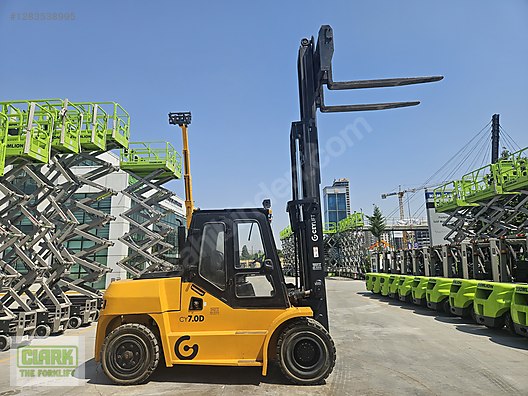 Machinery / Industrial / Carrying & Stacking Equipment / Forklifts / For Sale / Ceylift