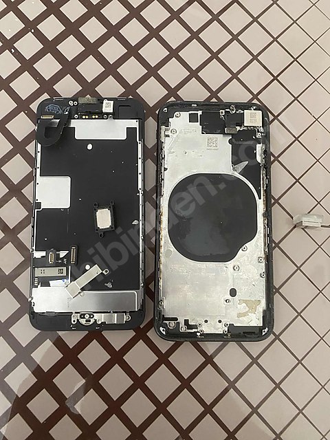 İPhone se 2020 parça olarak satılık