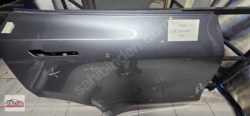 Tesla Model Y Kapı