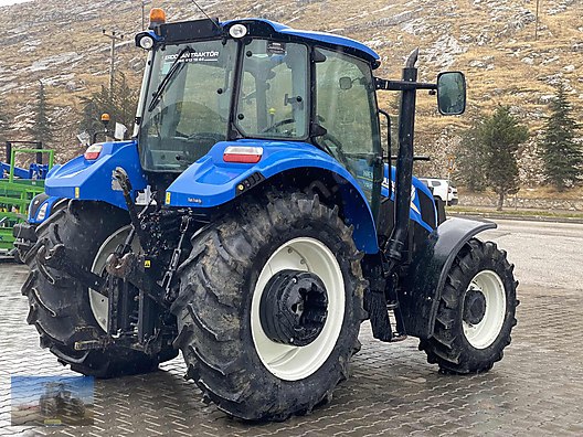 Machinery / Agricultural Machines / Tractors / New Holland / TR5.115