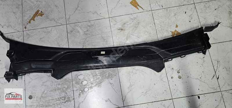 BMW 5 Serisi Ön Cam Izgarası