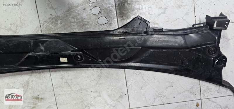BMW 5 Serisi Ön Cam Izgarası
