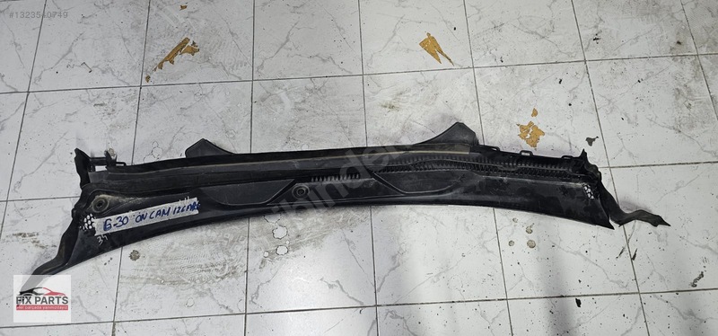 BMW 5 Serisi Ön Cam Izgarası
