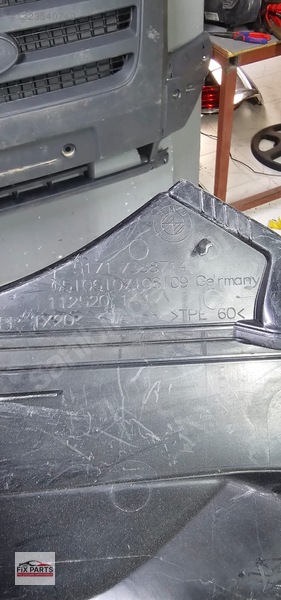 BMW 5 Serisi Ön Cam Izgarası
